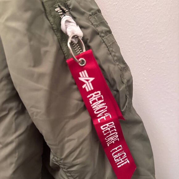 Alpha Industries L2B Long Bomber Jacket Medium Sage Green Streetwear New - Picture 3 of 16